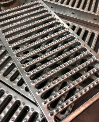 주문 Q235 Carbon Steel United Interlock Planking Grating System online manufacture